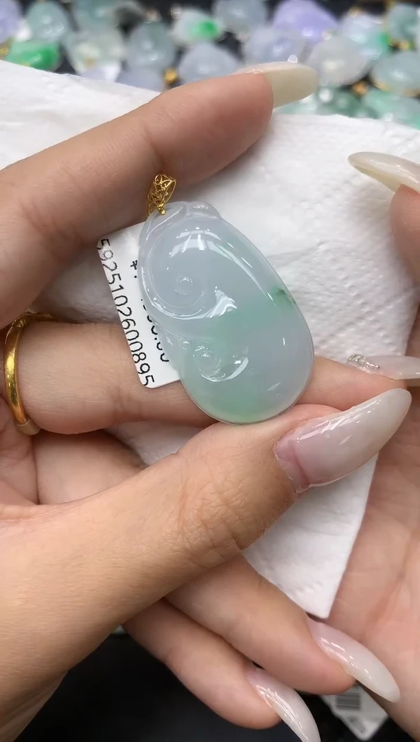 颈饰18K金镶嵌翡翠11111111