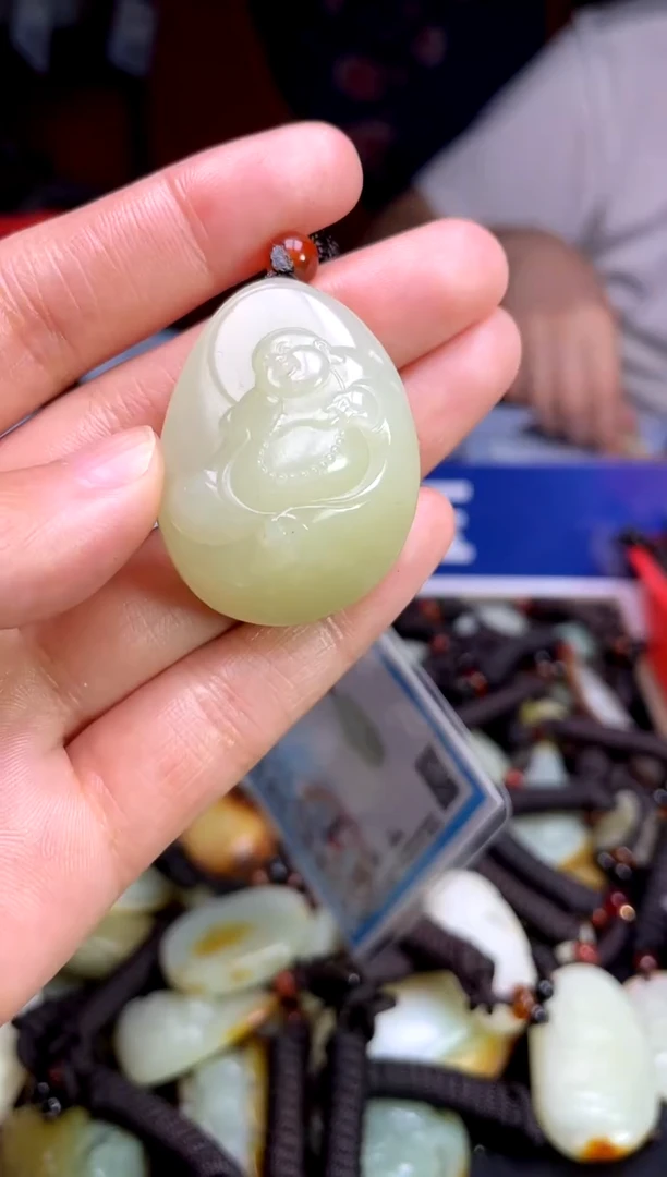 和田玉未镶嵌颈饰1