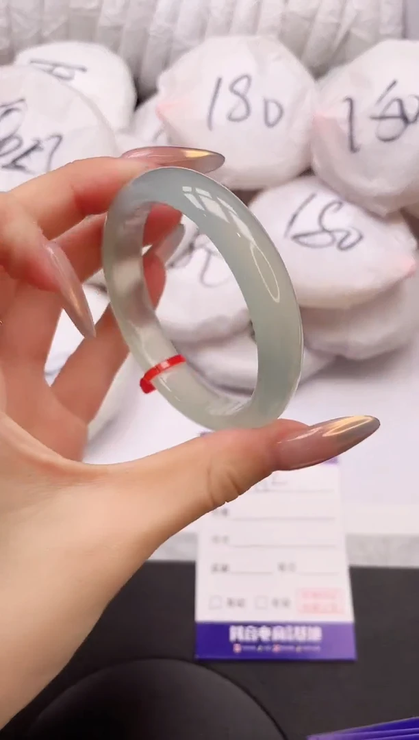 【闪购商品】石英质玉手镯未镶嵌25K252-53