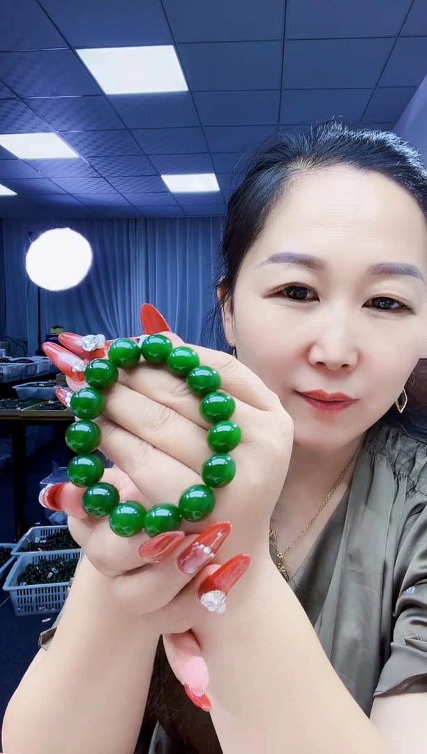 手串未镶嵌和田玉纯天然和田玉俄碧冰底辣阳绿13+
