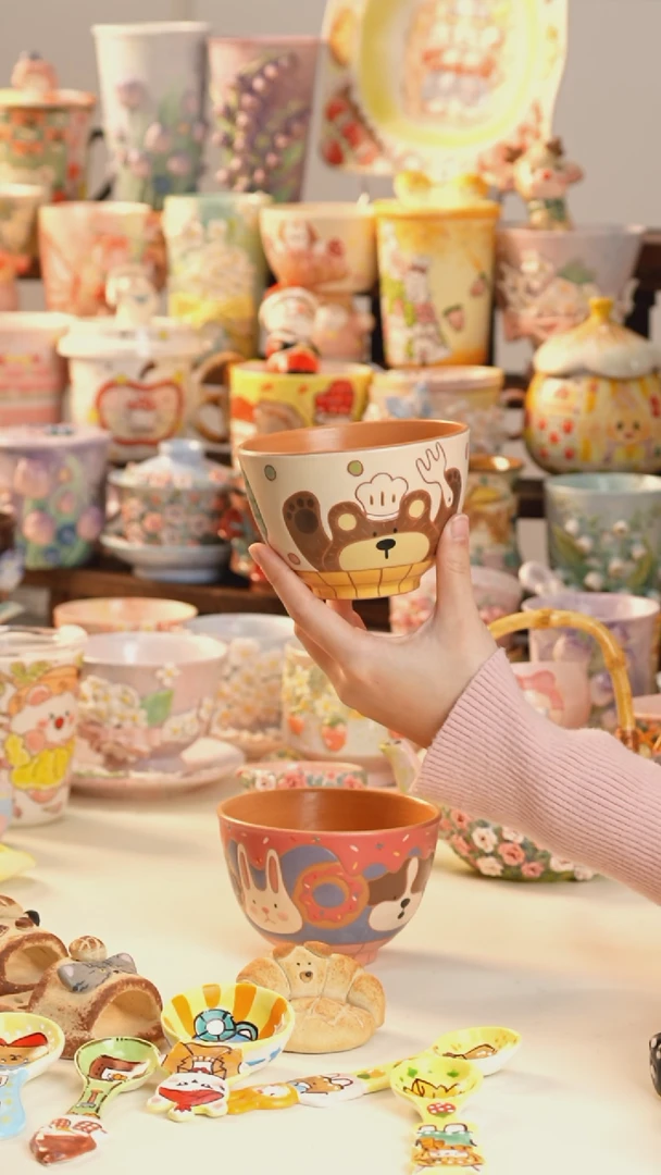 摆件陶景德镇釉下彩手绘设计师款陶瓷