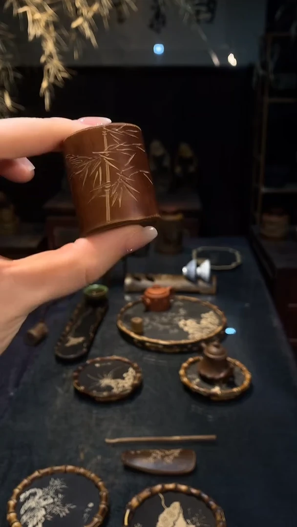 子**娘铜钱刻竹盖置.......