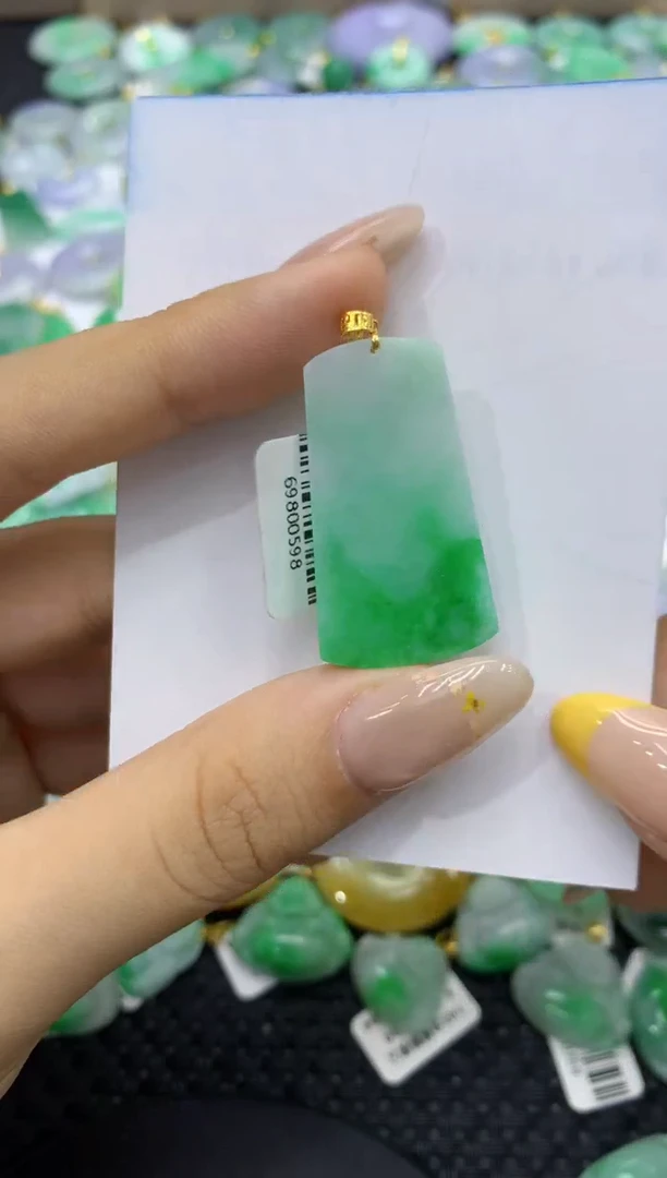 颈饰18K金镶嵌翡翠天然缅甸翡翠A货