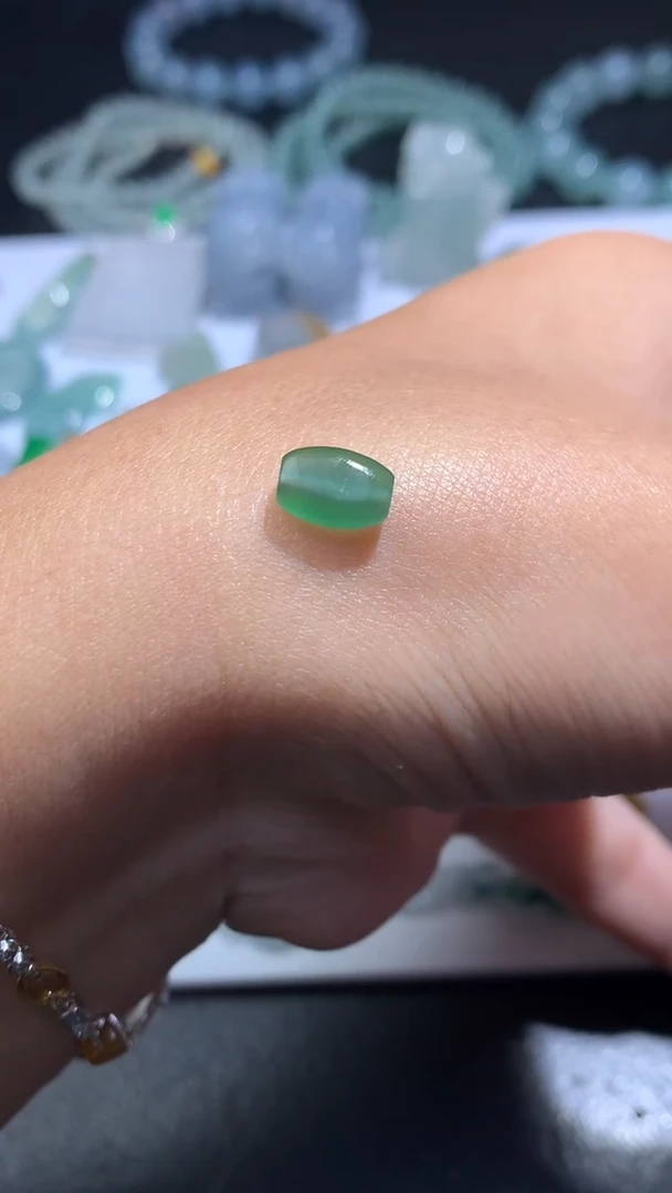 未镶嵌定制翡翠毛货
