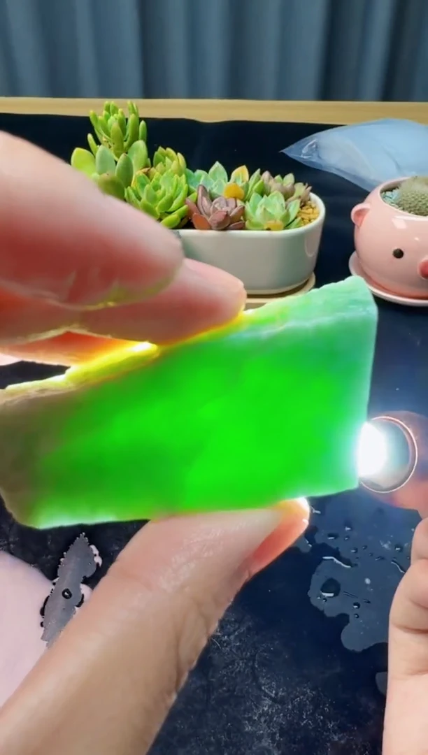 翡翠未镶嵌颈饰090天然缅甸A货翡翠