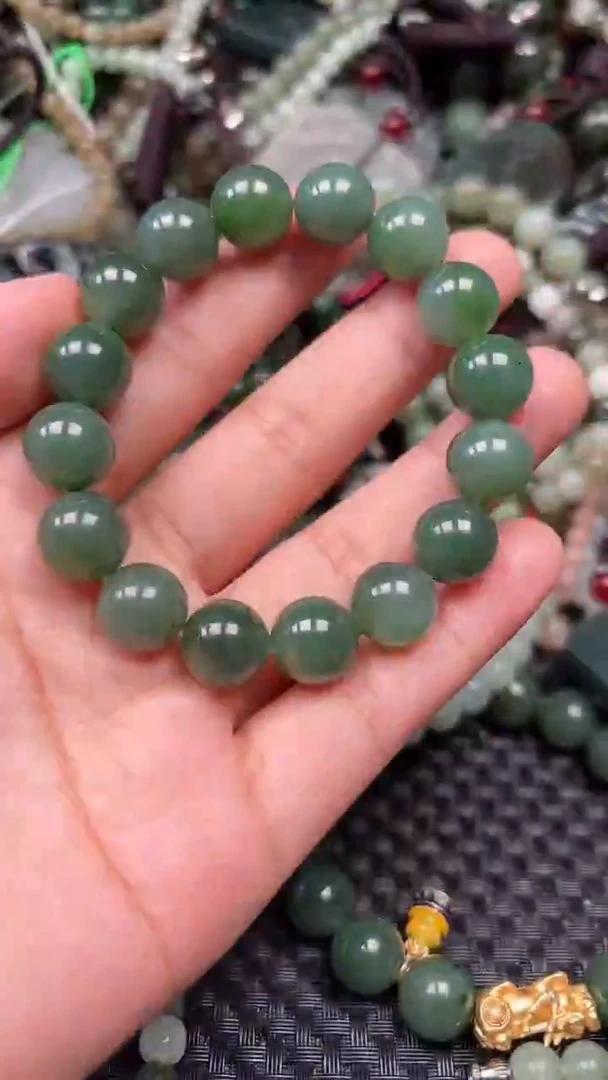 和田玉未镶嵌颈饰1