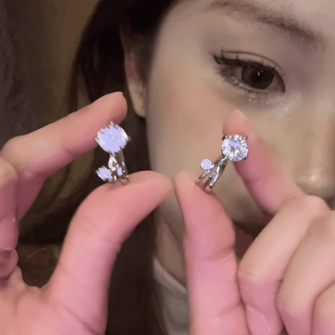 铜合金耳饰 小灯泡爆闪锆石线条耳夹独特绝美气质高级感耳骨夹ins