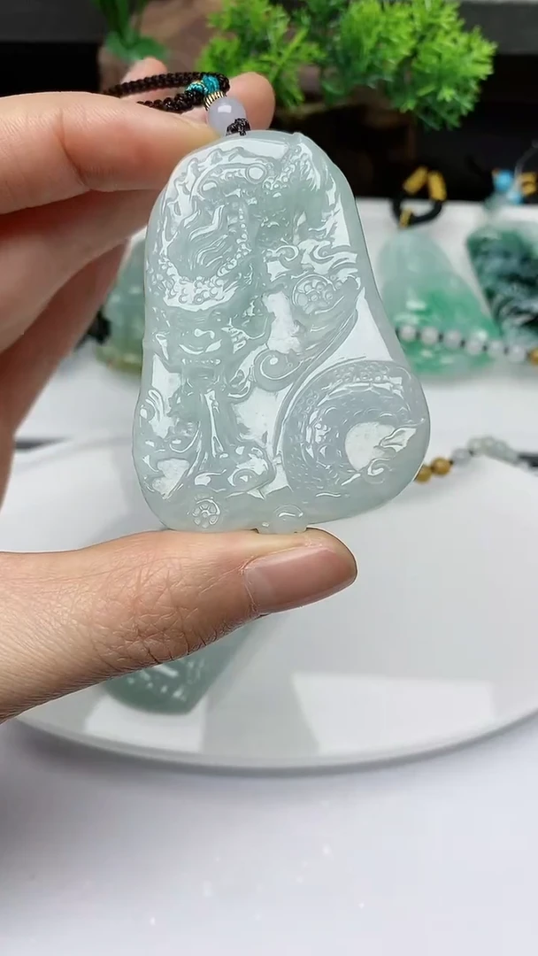 【闪购商品】翡翠颈饰未镶嵌