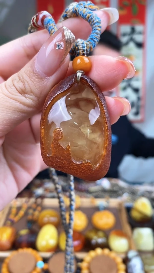 【闪购商品】琥珀裸石未镶嵌基地发货 一物一证 顺丰包邮