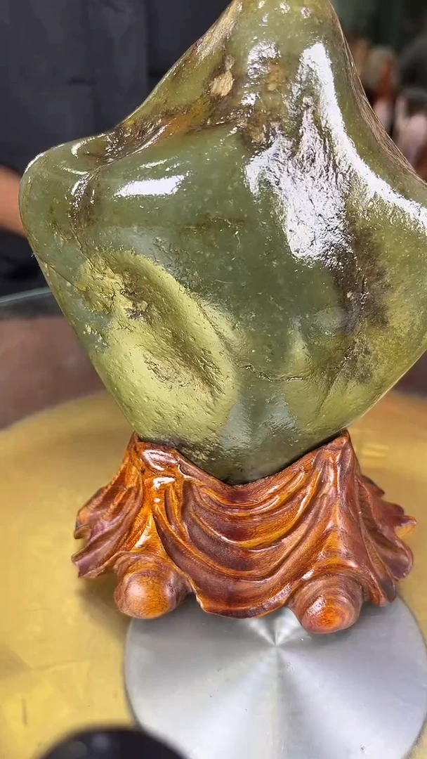 新疆和田玉籽料摆件