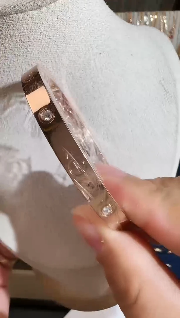 【闪购商品】钻石手镯18K金镶嵌k红18圈