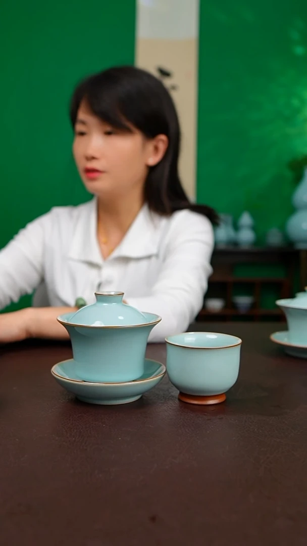 一级天青晓月高马蹄盖碗送美人杯
