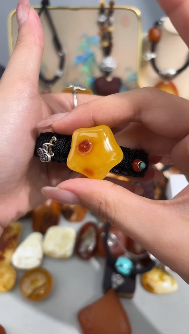 未镶嵌琥珀裸石琥珀