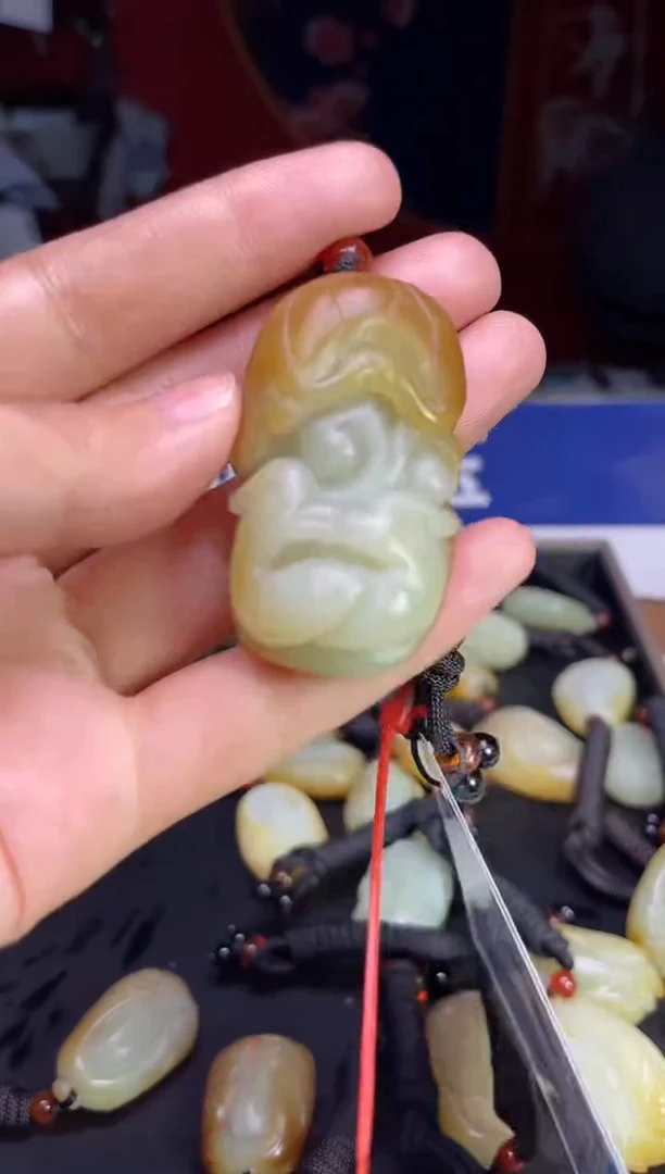 颈饰未镶嵌和田玉3