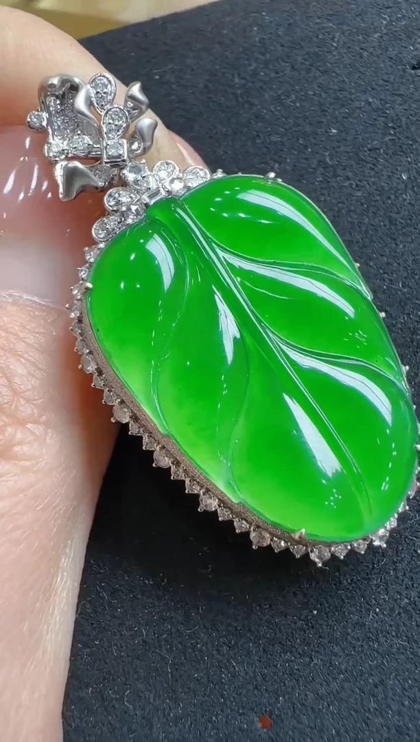 【闪购商品】翡翠吊坠(不含链)18K金镶嵌多样性发货拍一发一