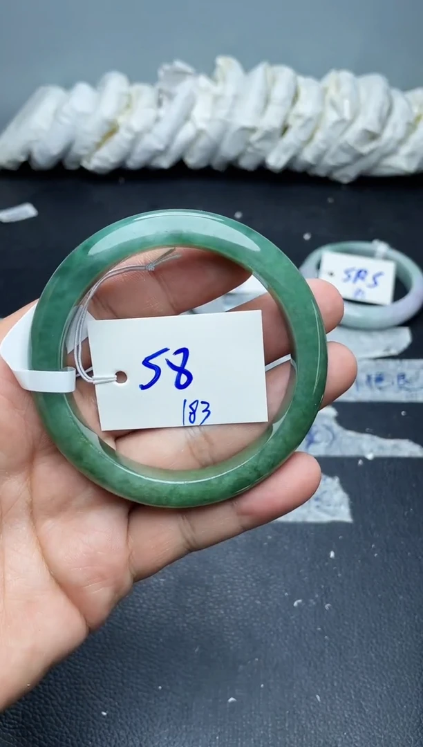 未镶嵌手镯翡翠183
