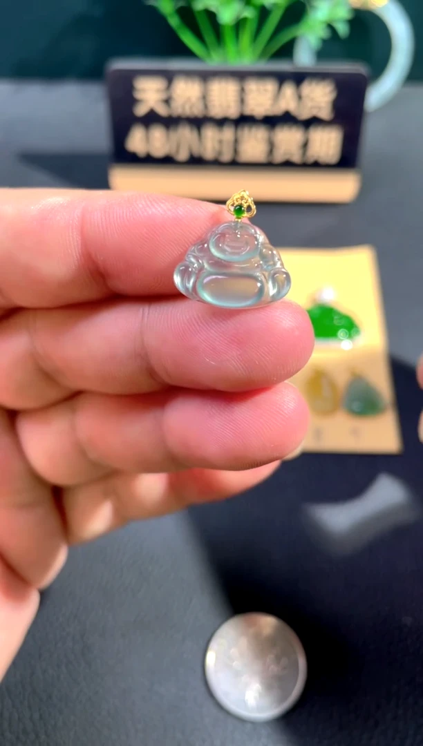 颈饰18K金镶嵌翡翠翡翠