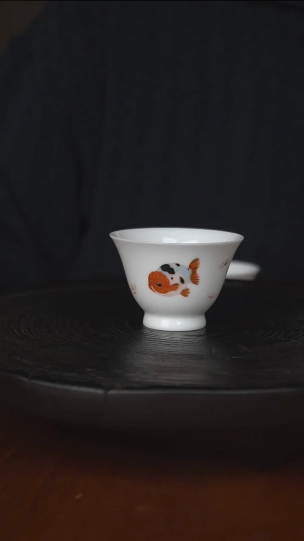 据微堂珐琅彩金鱼小杯42cc