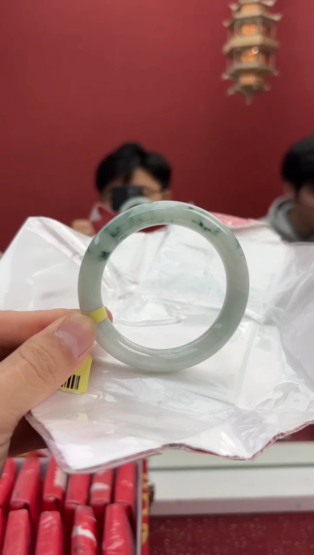 【闪购商品】翡翠手镯（圆镯）未镶嵌8手镯