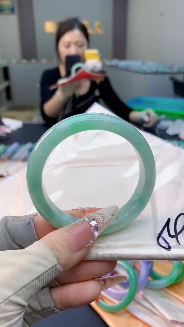 未镶嵌手镯翡翠0517515987