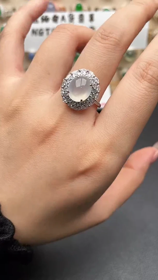 未镶嵌戒指翡翠一物一证一礼盒