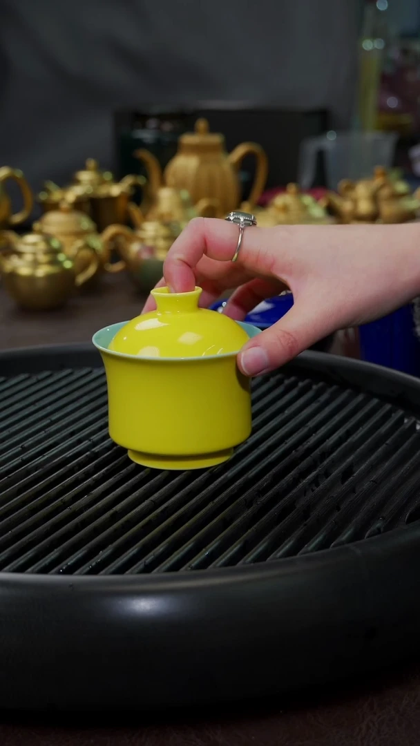 【闪购商品】杯【宜景窑焦黄】马蹄盖碗+挂饰