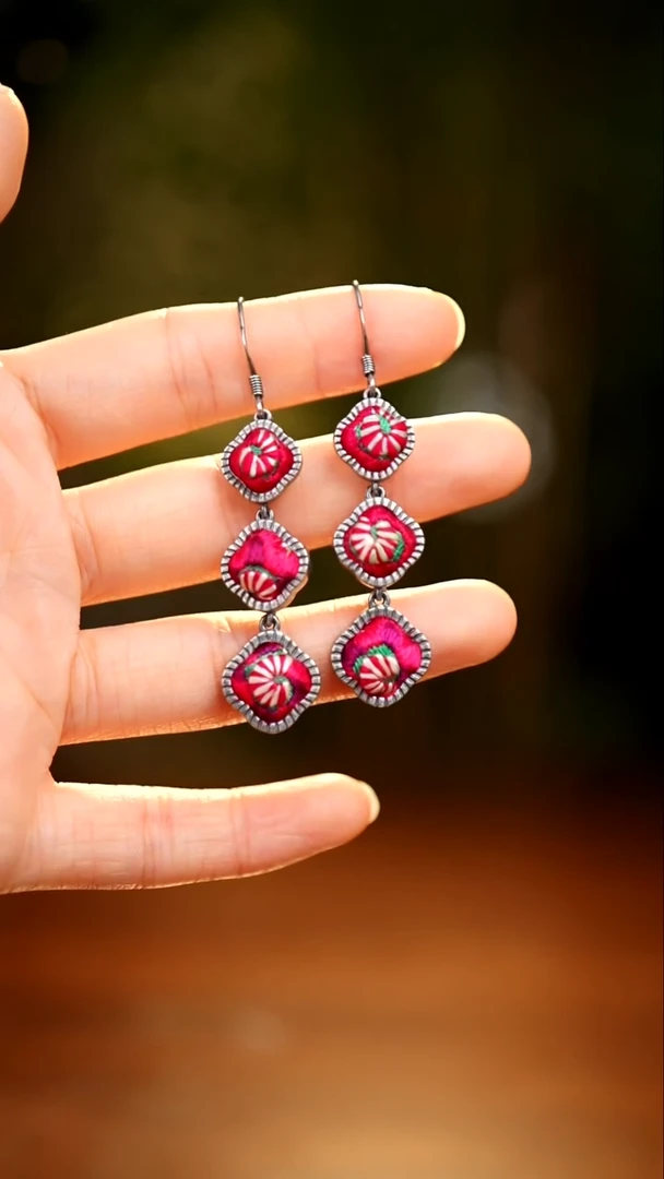 刺绣私人定制苗族手工A130