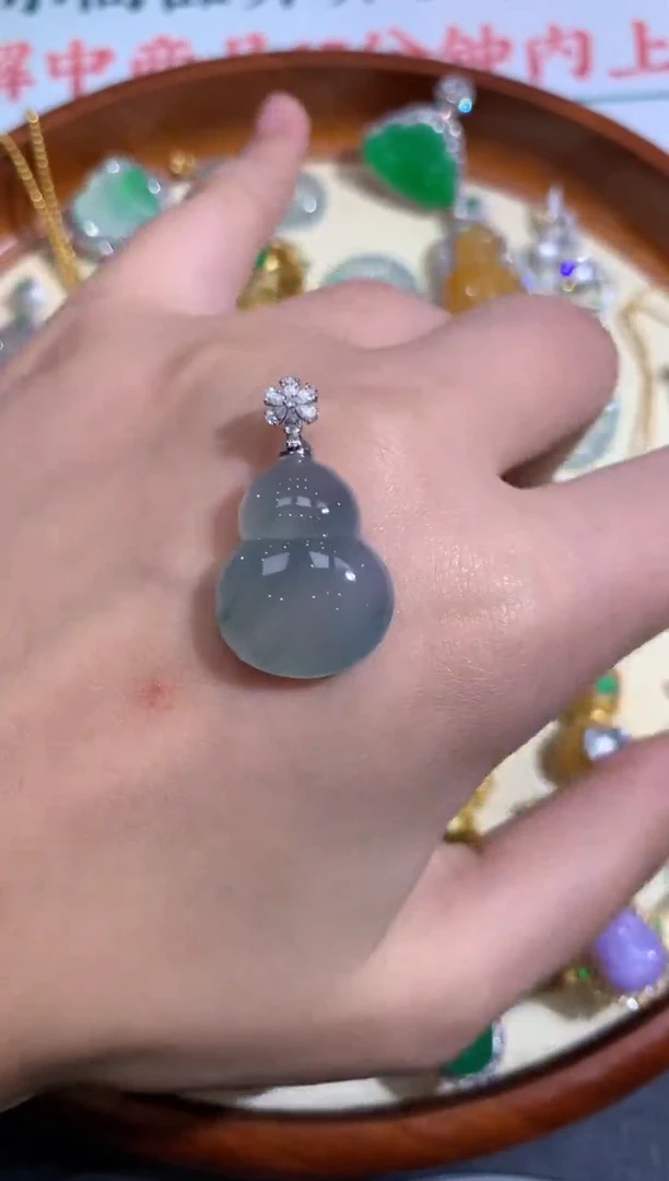 吊坠(不含链)18K金镶嵌翡翠9葫芦吊坠