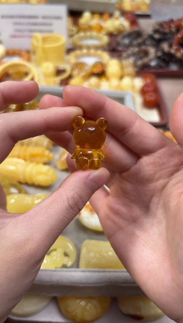 【闪购商品】蜜蜡裸石未镶嵌小熊