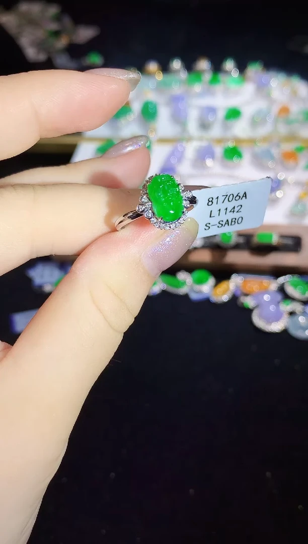 翡翠戒指18K金镶嵌L1142多样性发其一