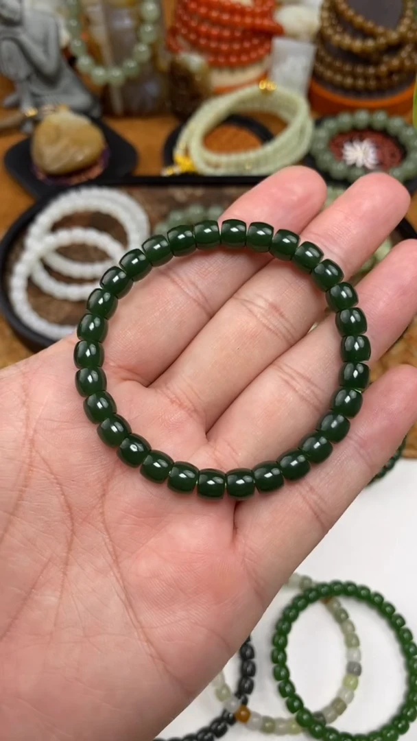 颈饰未镶嵌和田玉手串