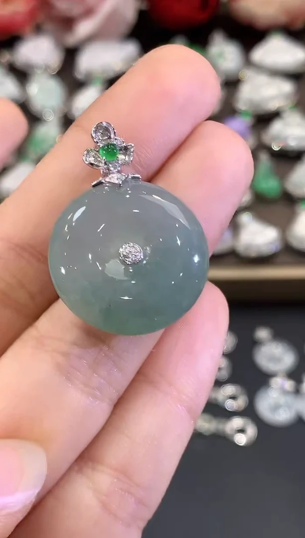 吊坠(不含链)18K金镶嵌翡翠B56