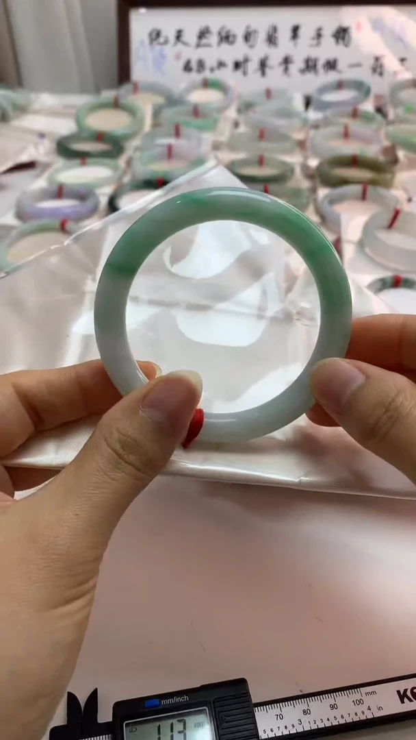 未镶嵌手镯翡翠58圆条白底青