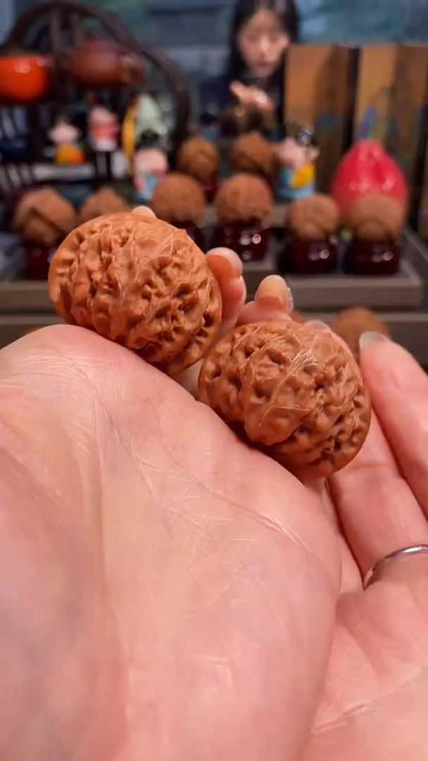 【闪购商品】文玩核桃把件C24宫灯39