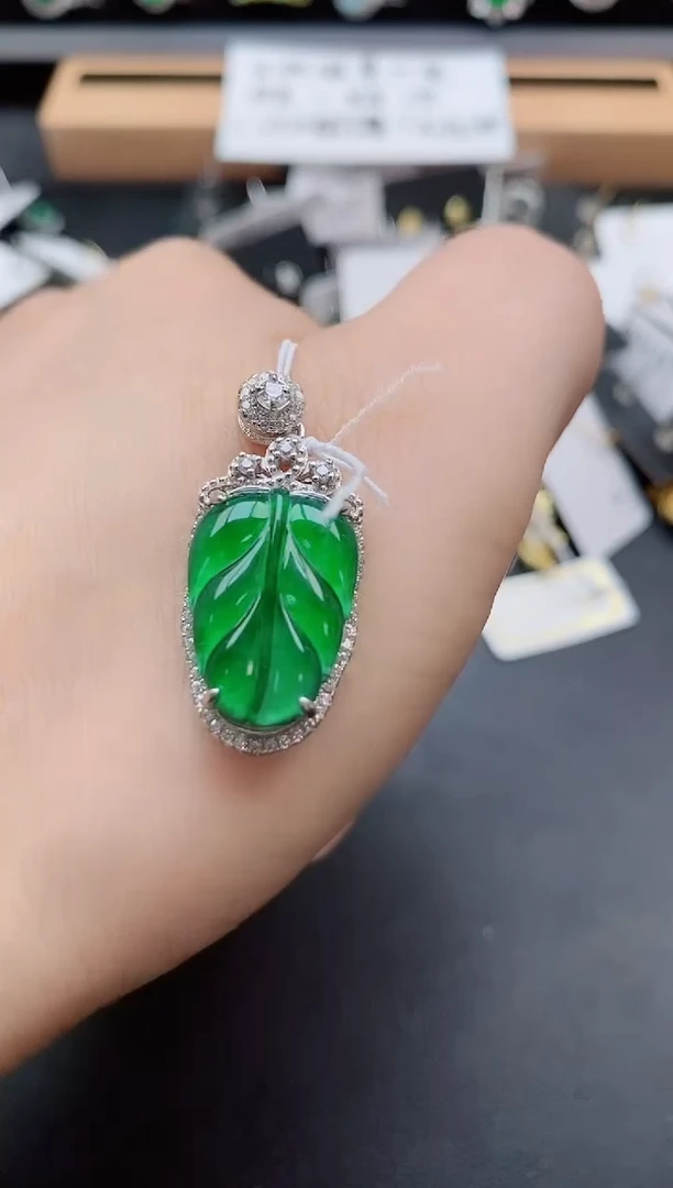 吊坠(赠链)银S925镶嵌翡翠1