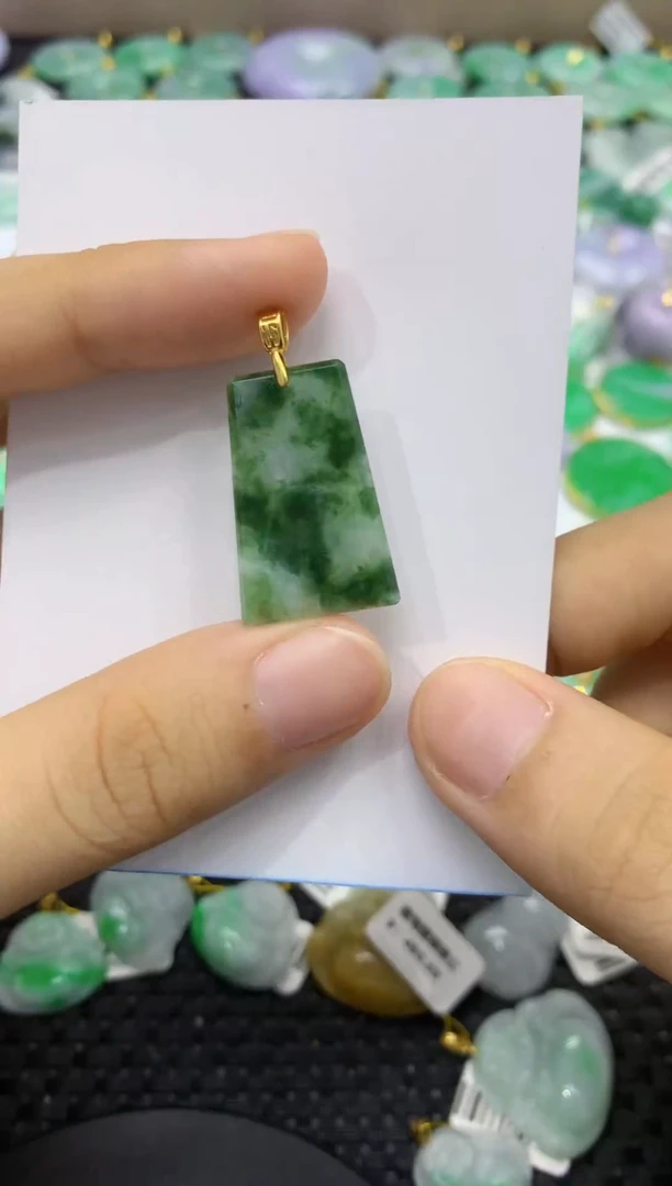 颈饰未镶嵌翡翠天然缅甸翡翠A货