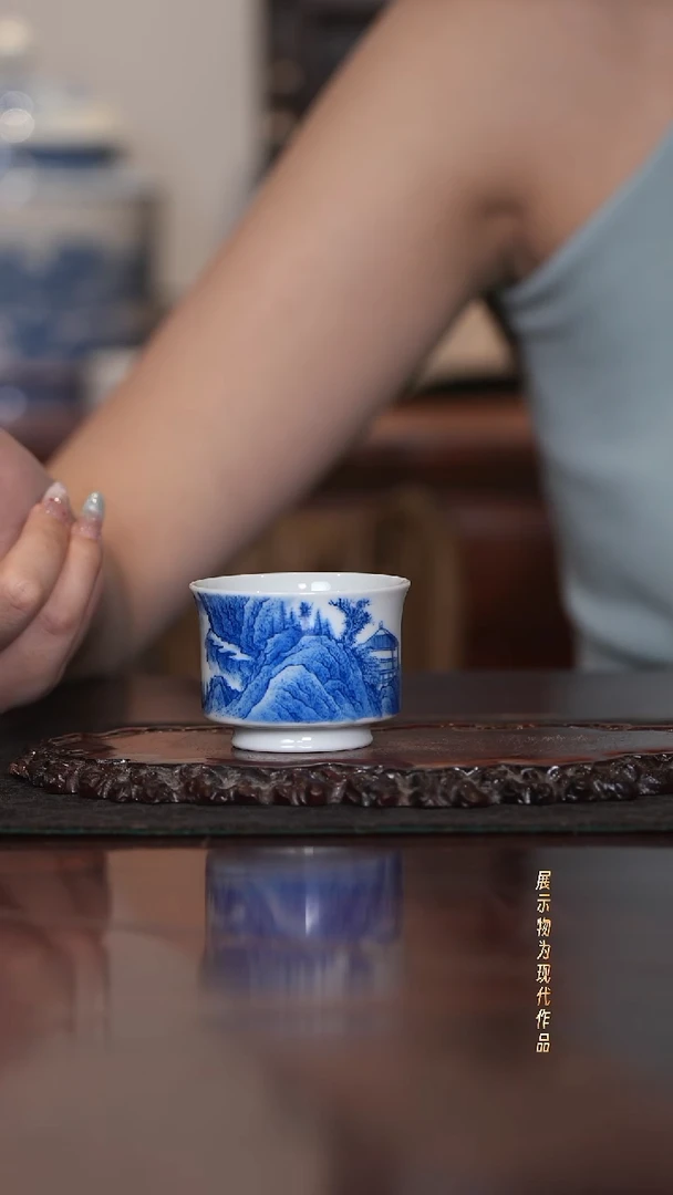 青花手绘山水主人杯