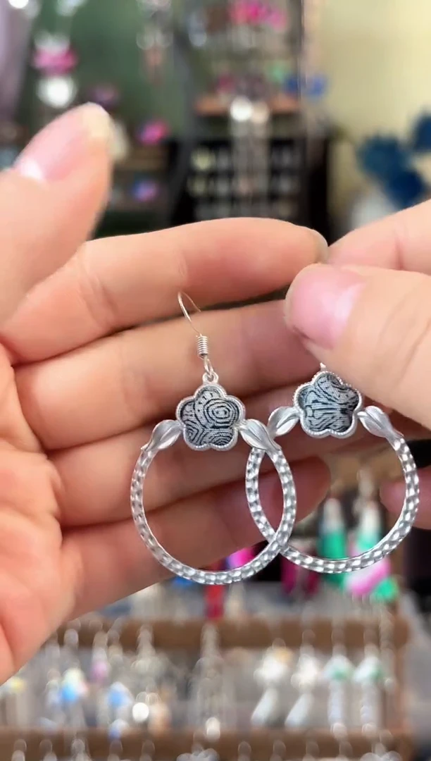 彩云南阁非遗老绣苗银饰品183