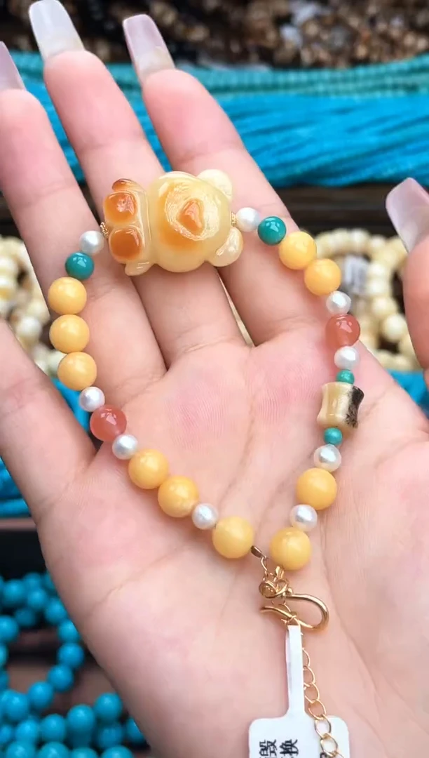 未镶嵌琥珀珠宝奇石A001