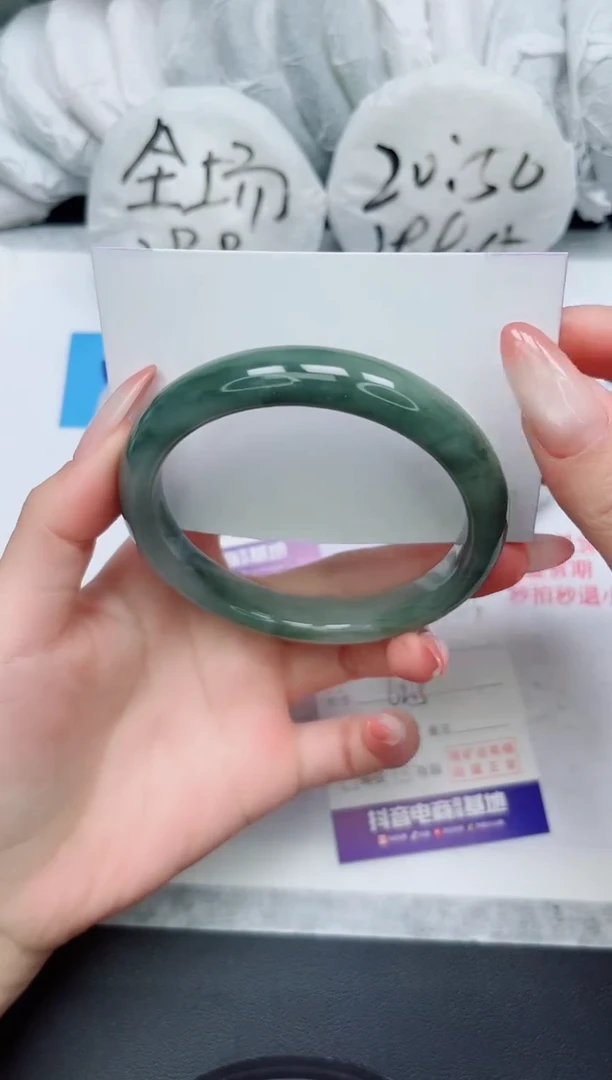 【闪购商品】石英质玉手镯未镶嵌183