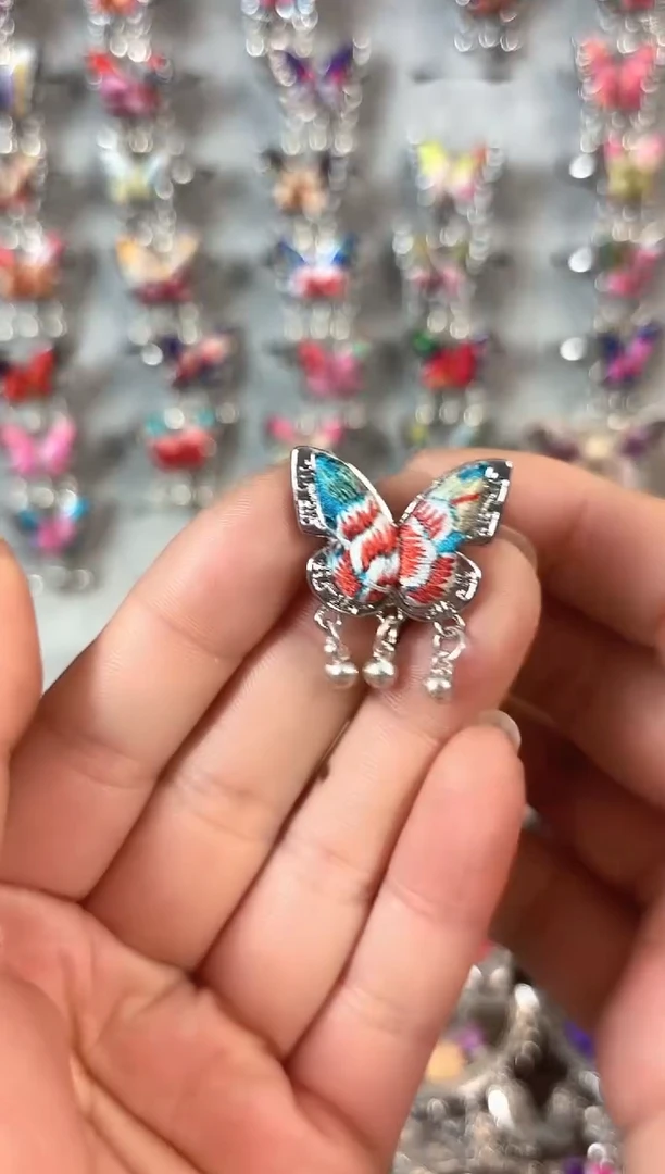 彩云南阁非遗老绣苗银饰品632