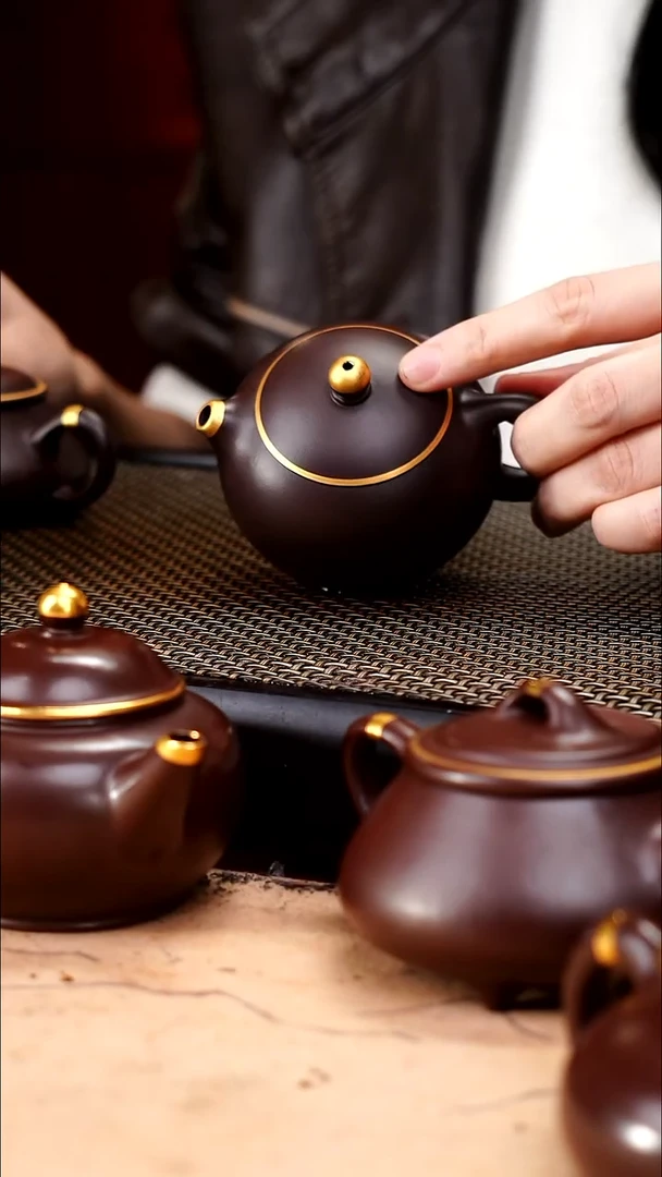 茶壶紫砂用****1四号井茄皮紫泥描金小西施120cc