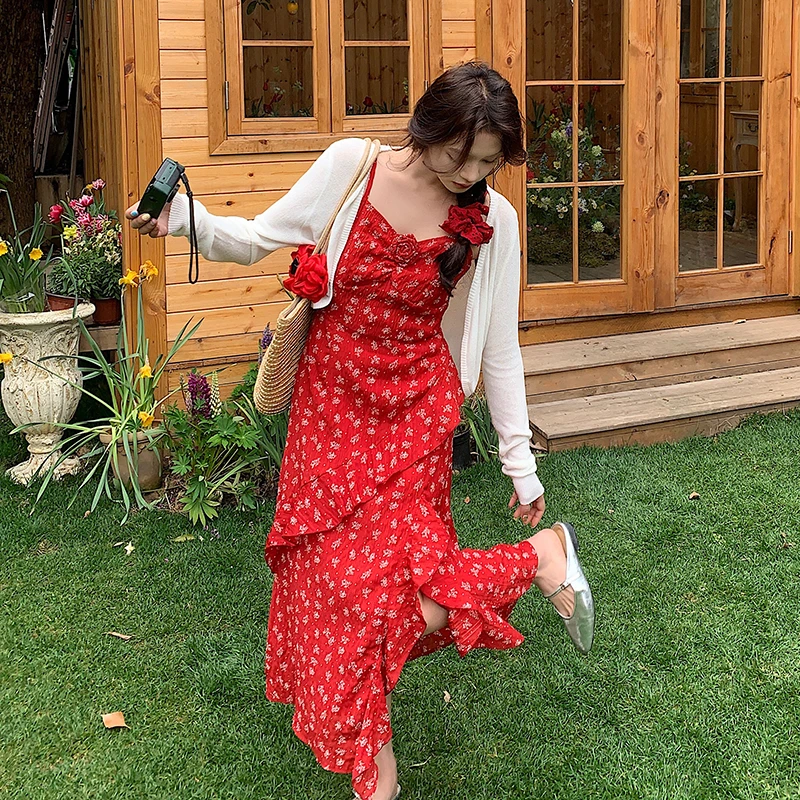 法式红色碎花吊带连衣裙女夏2025新款海边度假气质收腰不规则长裙