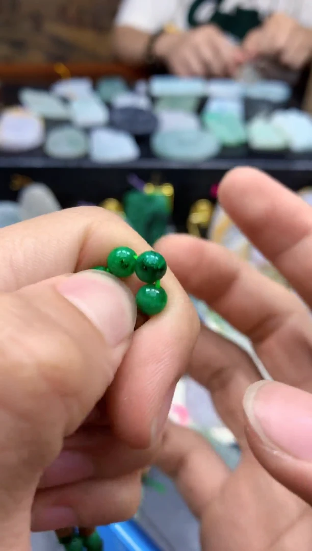 颈饰未镶嵌翡翠a****t天然A货翡翠
