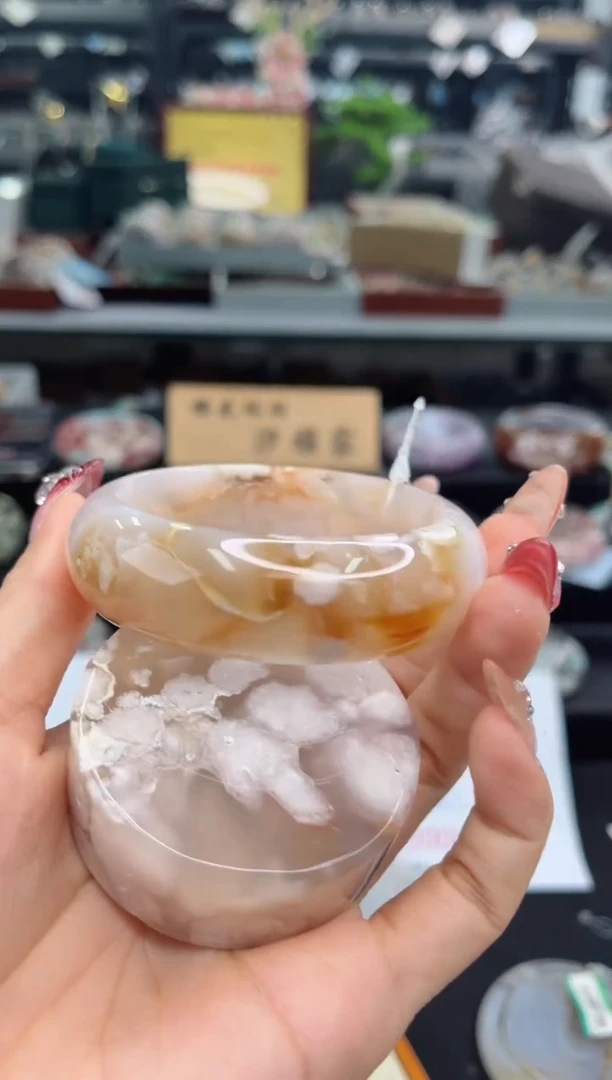 【闪购商品】石英质玉手镯未镶嵌54圈口（赠品镯心）1600027