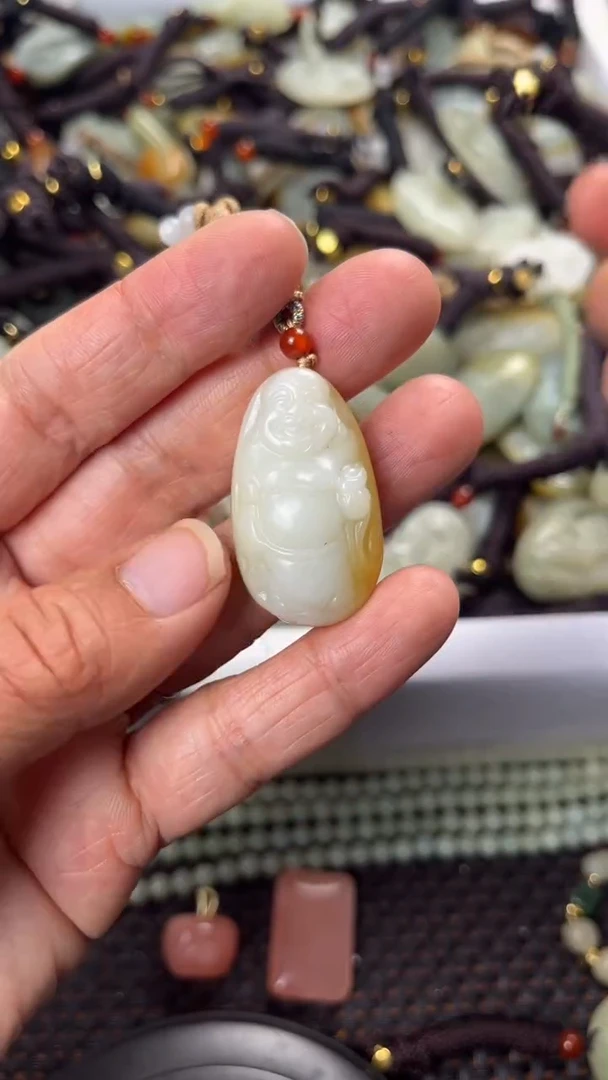 【闪购商品】和田玉颈饰未镶嵌多样性发货没有证书拍一发一有瑕