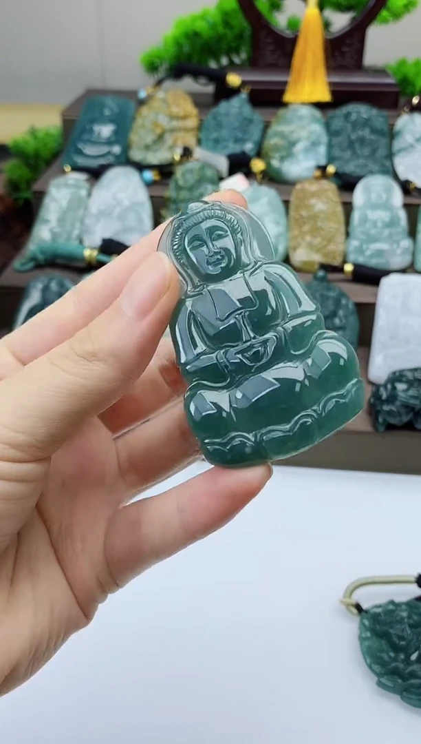 翡翠未镶嵌颈饰