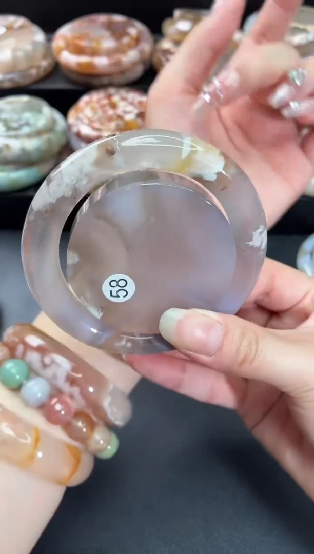 手镯玛瑙/玉髓未镶嵌石英质玉56圈(赠送镯心)圈口建议拍大