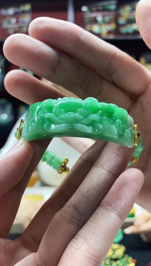 颈饰未镶嵌翡翠手牌