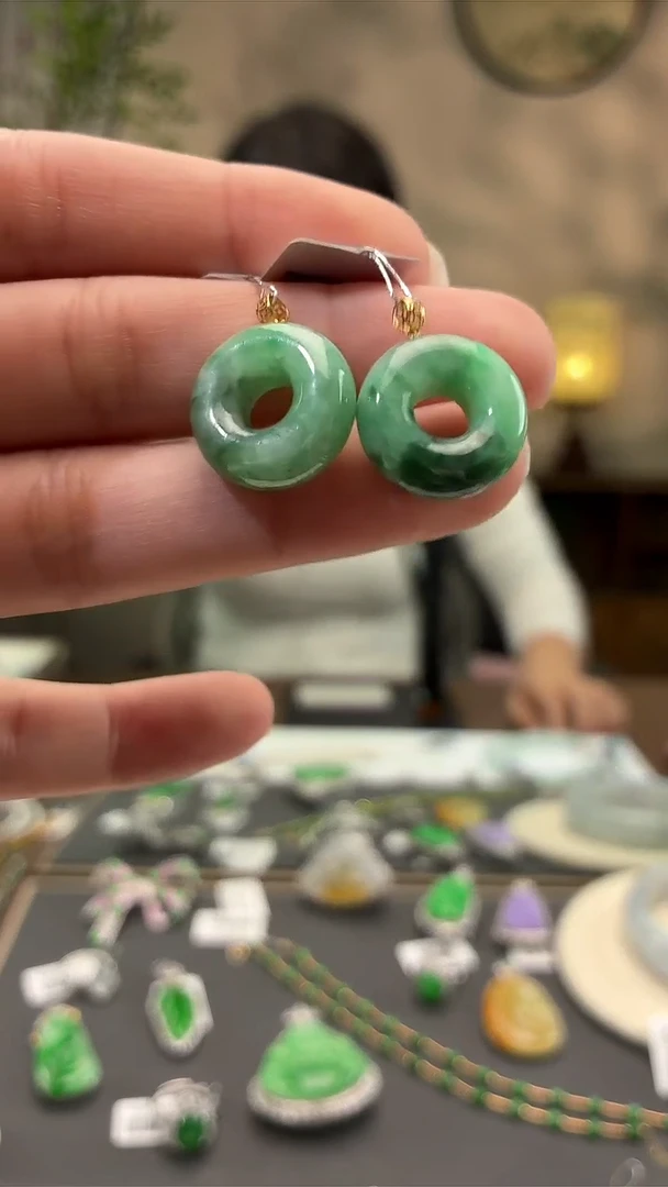 吊坠(不含链)18K金镶嵌翡翠甜甜圈多样性发其一